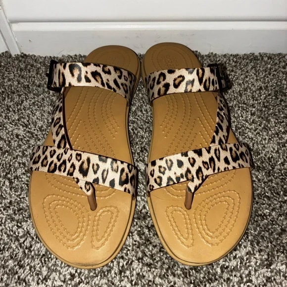 CROCS Shoes Crocs Tulum Toe Post Sandals Size Cheetah Animal - Main Image